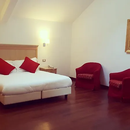 Palazzo Sant' Elena 3*